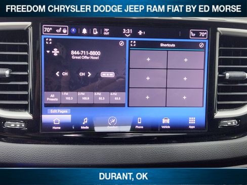 Used 2023 Chrysler Pacifica Touring-L FWD image 12