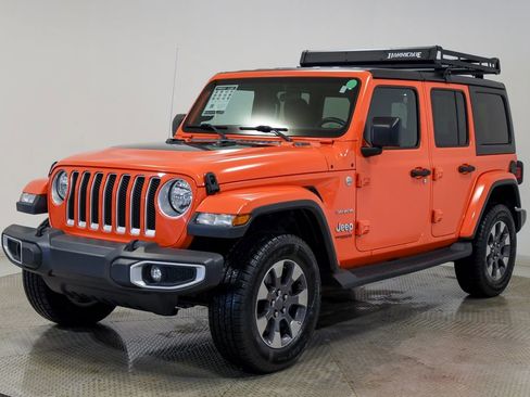 Used 2018 Jeep Wrangler Unlimited Sahara AWD/4WD image 8