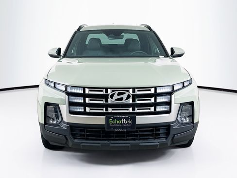 Used 2025 Hyundai Santa Cruz SEL FWD image 2