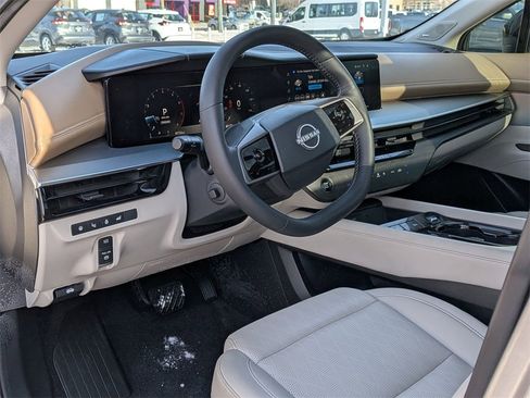 Used 2025 Nissan Murano Platinum image 10