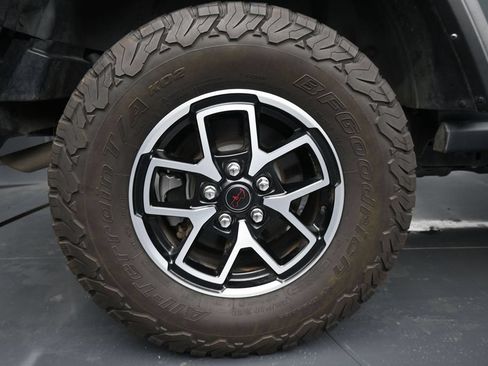 Used 2024 Jeep Wrangler Unlimited Rubicon AWD/4WD image 10