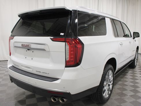 Used 2023 GMC Yukon XL Denali AWD/4WD image 30