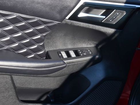 Used 2023 Mitsubishi Outlander AWD image 25