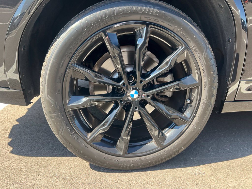 Used 2024 BMW X4 xDrive30i w/ Premium Package AWD/4WD image 8