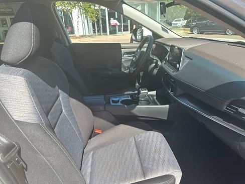 Used 2023 Nissan Rogue SV image 25