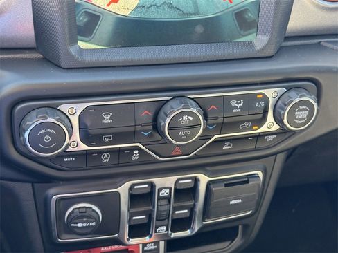 Used 2022 Jeep Gladiator Mojave w/ LED Lighting Group image 11