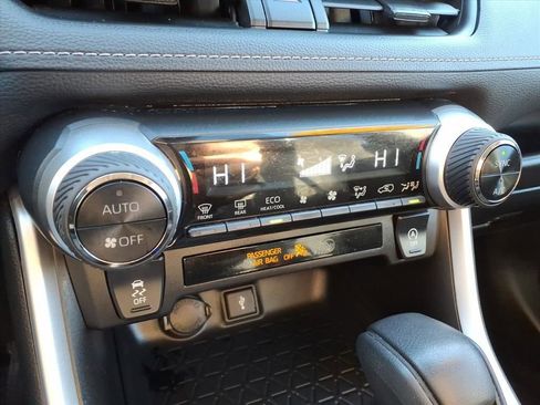 Used 2022 Toyota RAV4 XLE image 14
