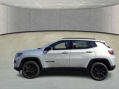 New 2026 Jeep Compass Latitude AWD/4WD image 8