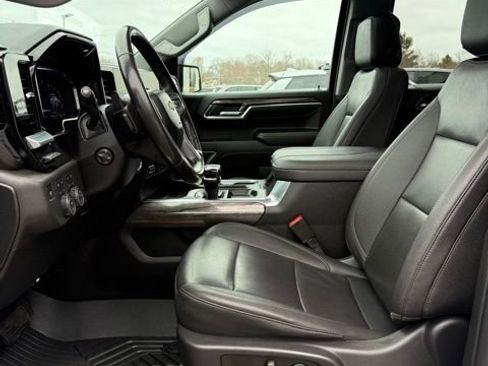 Used 2023 Chevrolet Silverado 1500 LTZ w/ LTZ Premium Package image 10