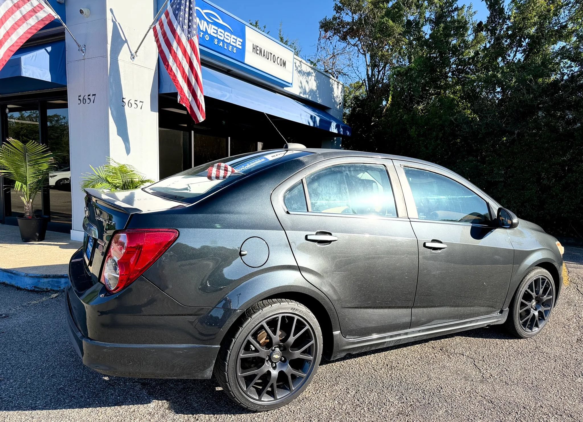 Used 2015 Chevrolet Sonic LTZ w/ Dusk Package FWD image 5