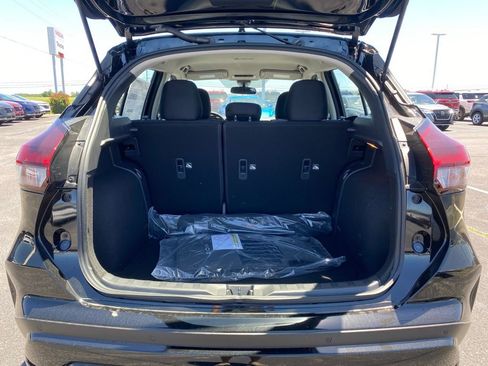 New 2025 Nissan Kicks Play S image 32