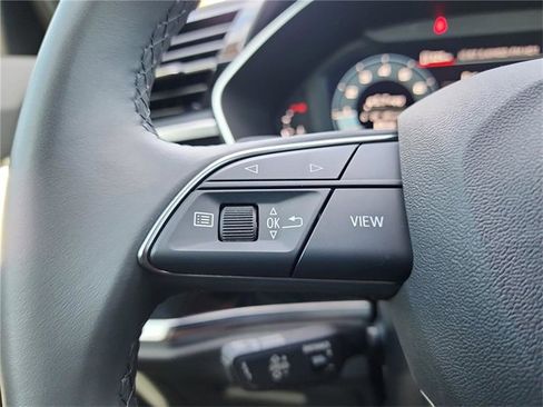 Certified 2025 Audi Q3 2.0T Premium image 17