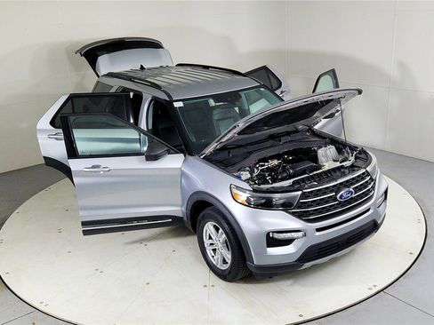 Used 2021 Ford Explorer XLT w/ Equipment Group 202A image 24