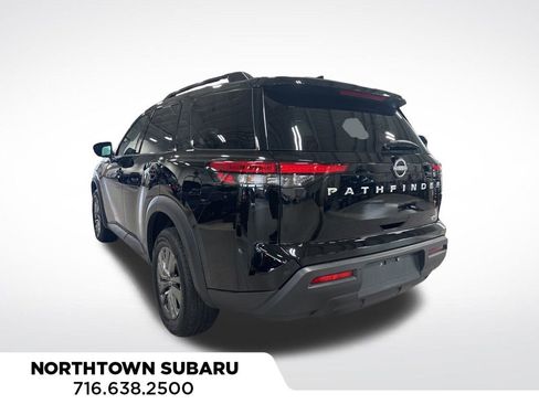 Used 2025 Nissan Pathfinder SV image 16