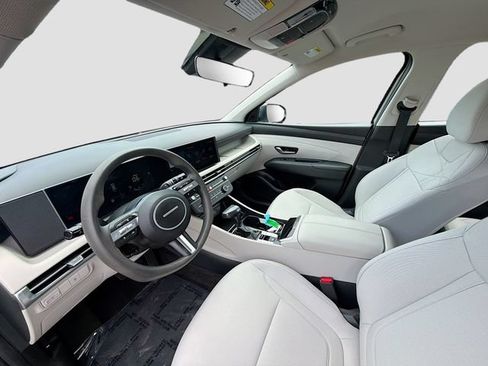 Certified 2025 Hyundai Tucson SE FWD image 20