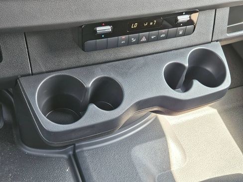 New 2024 Mercedes-Benz eSprinter 170 Cargo image 24