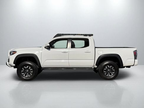 Used 2020 Toyota Tacoma TRD Off-Road w/ Technology Package RWD image 2
