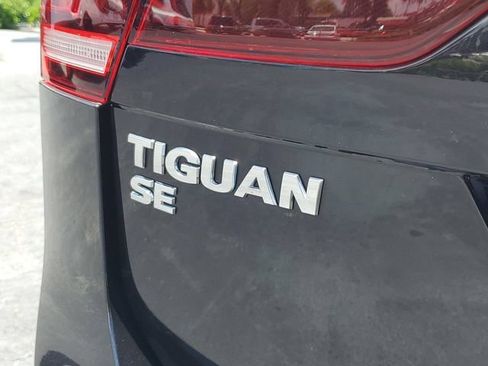 Used 2020 Volkswagen Tiguan SE w/ Panoramic Sunroof Package FWD image 7
