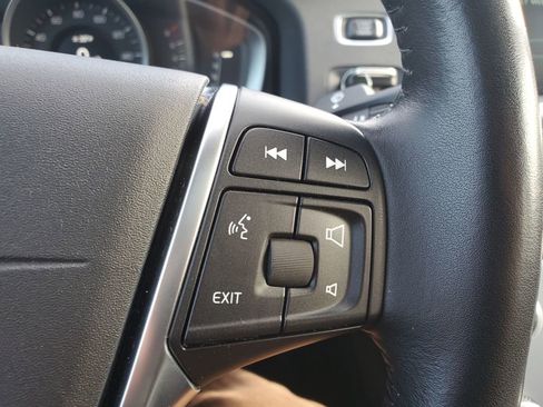 Used 2017 Volvo S60 T5 Dynamic image 18