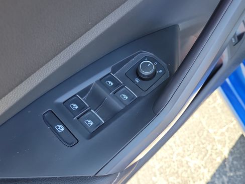 Used 2024 Volkswagen Jetta SE FWD image 19