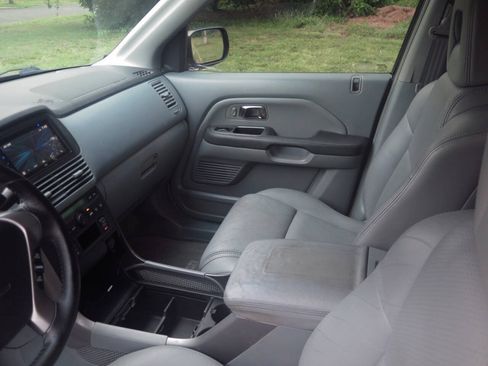 Used 2004 Honda Pilot EX image 12