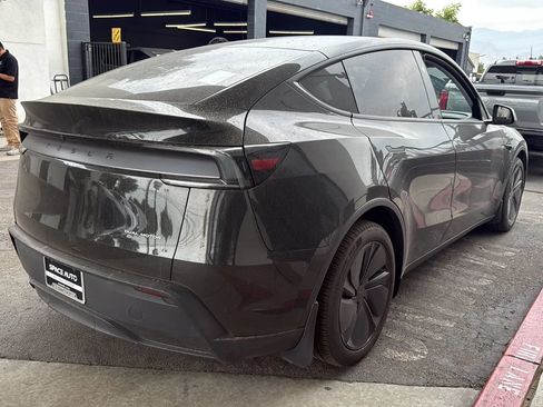 Used 2026 Tesla Model Y Long Range AWD/4WD image 5