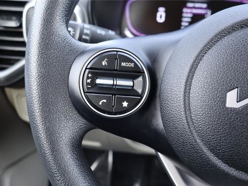 Certified 2023 Kia Soul LX w/ LX Technology Package image 16