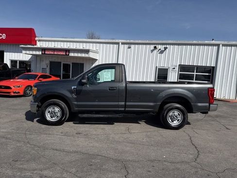 Used 2017 Ford F250 XL w/ Power Equipment Group RWD image 5