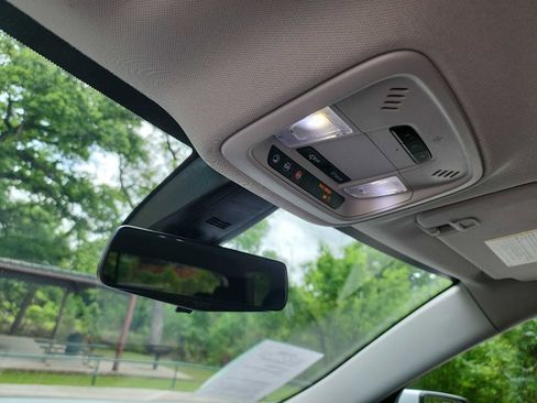 Used 2020 Chevrolet Traverse LT w/ LT Premium Package FWD image 22