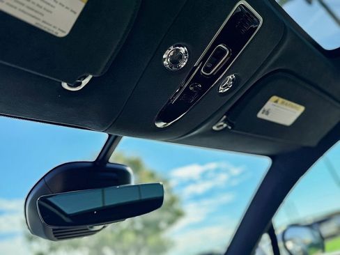 Used 2024 Aston Martin DBX image 30