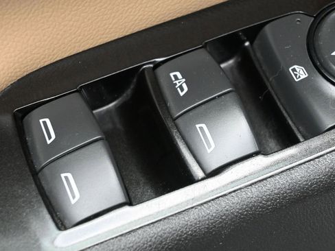 Used 2022 Chevrolet Equinox Premier FWD image 15
