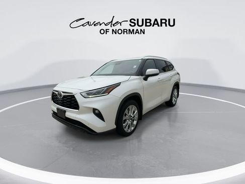 Used 2020 Toyota Highlander Limited AWD/4WD image 5