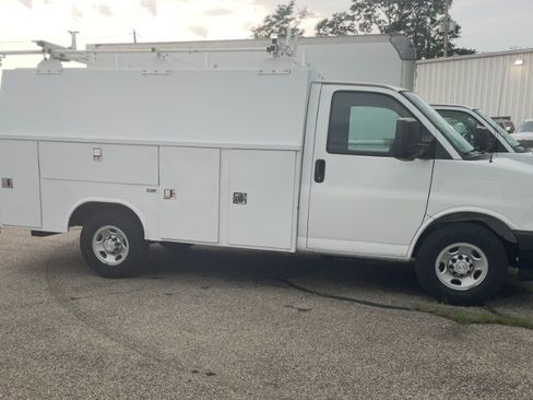Used 2020 Chevrolet Express 3500 w/ Power Convenience Package RWD image 1