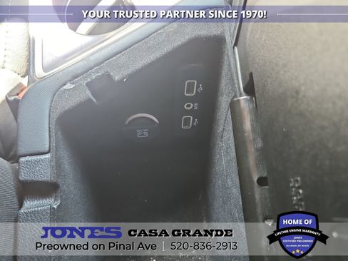 Used 2018 Dodge Challenger SXT RWD image 17