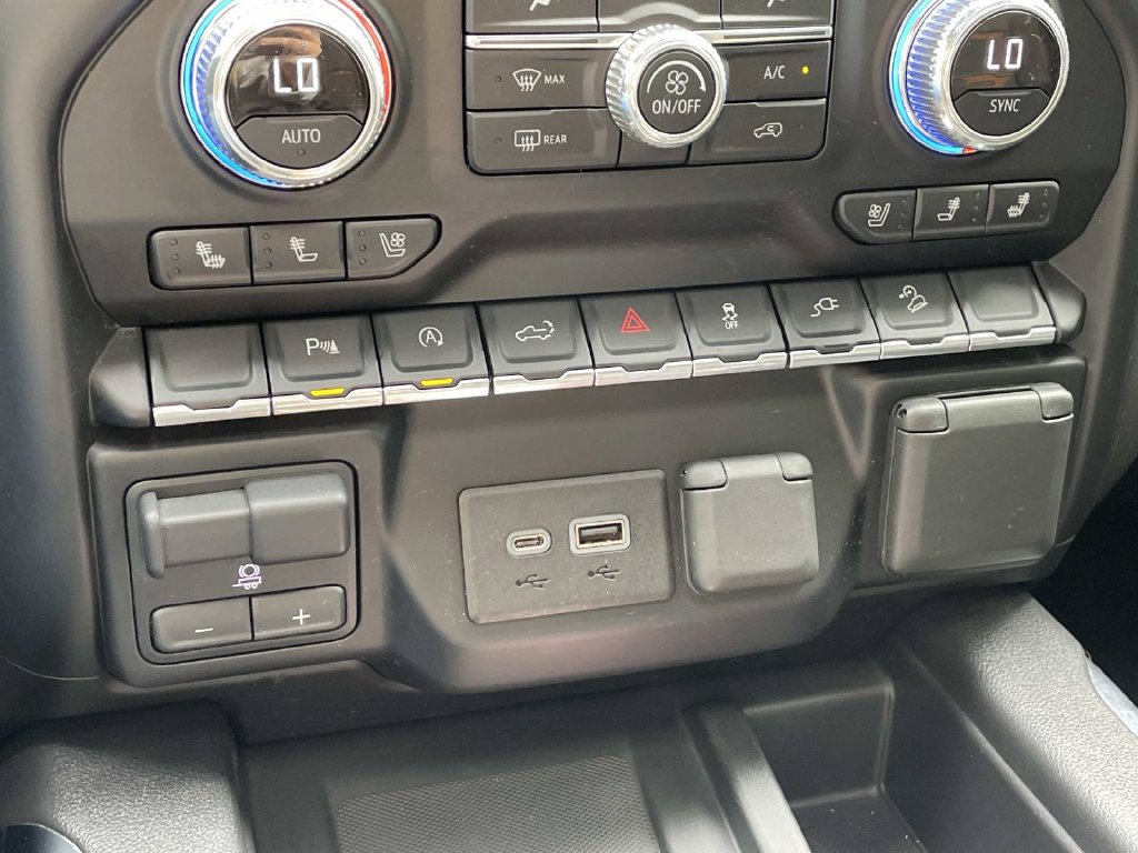 Used 2020 GMC Sierra 1500 AT4 w/ AT4 Premium Package AWD/4WD image 31