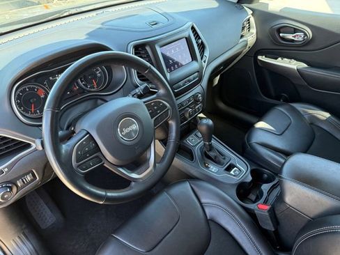 Used 2021 Jeep Cherokee Latitude Plus w/ Sun & Sound Group image 8