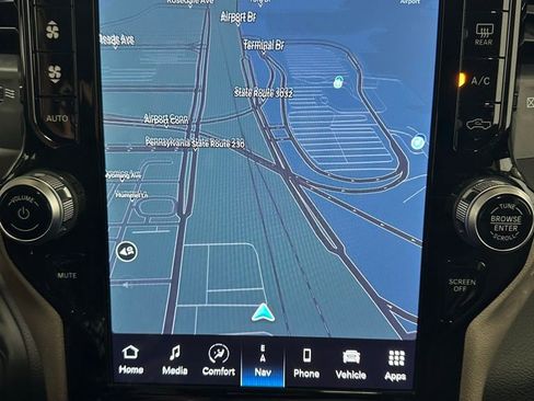 Used 2024 RAM 3500 Laramie image 30