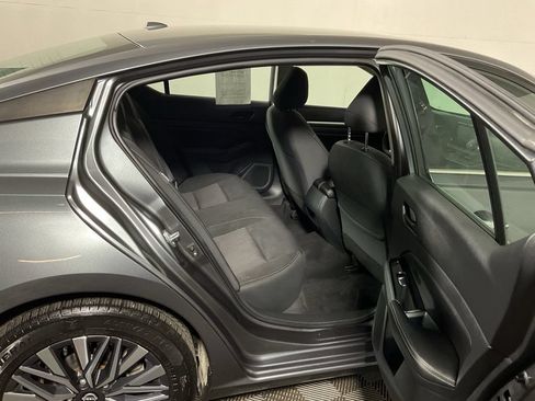 Used 2023 Nissan Altima 2.5 SV FWD image 33
