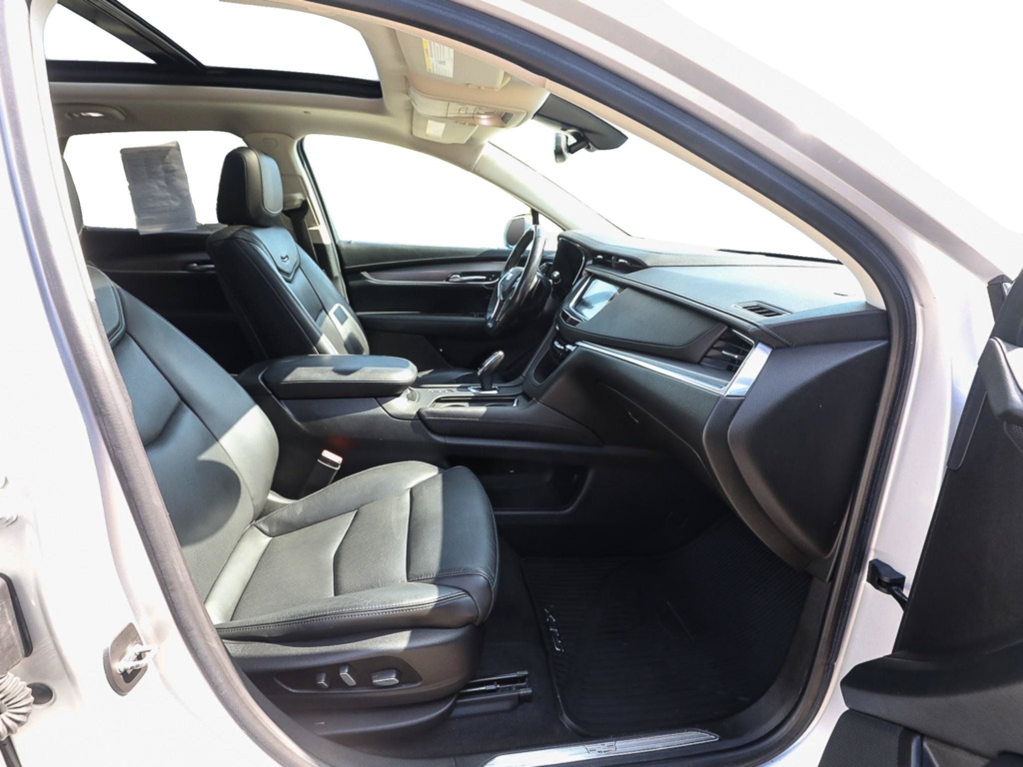 Used 2018 Cadillac XT5 Luxury w/ Driver Awareness Package AWD/4WD image 22