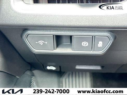 New 2025 Kia K4 LXS image 30
