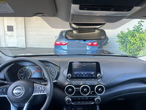 Used 2025 Nissan Sentra SV image 33