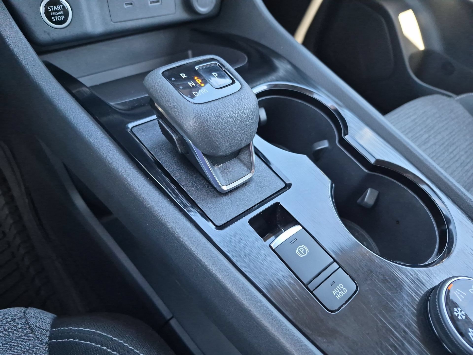 Used 2023 Nissan Rogue SV AWD/4WD image 15