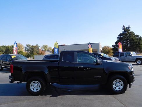 Used 2018 Chevrolet Colorado W/T image 2