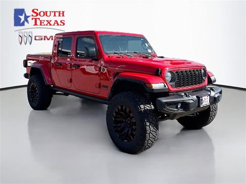 Used 2025 Jeep Gladiator Nighthawk image 1