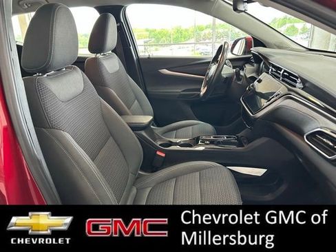 Used 2022 Chevrolet Bolt EUV LT w/ Comfort Package FWD image 22