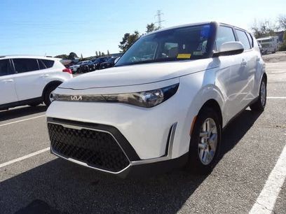 Used 2023 Kia Soul LX w/ LX Technology Package