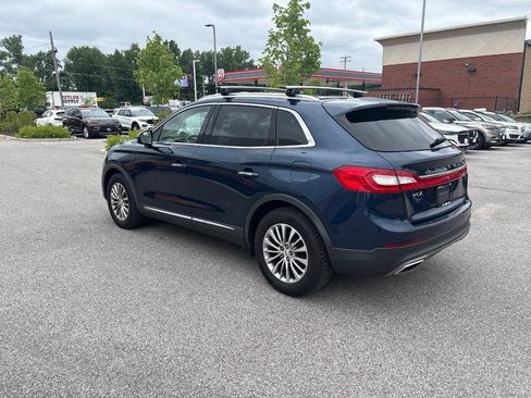 Used 2017 Lincoln MKX Select w/ Select Plus Package FWD image 2