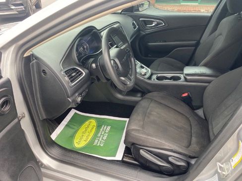 Used 2016 Chrysler 200 Limited image 11