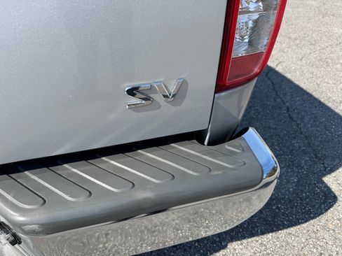 Used 2013 Nissan Frontier SV image 34