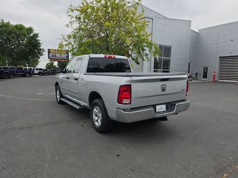 Used 2017 RAM 1500 ST w/ SXT Appearance Group AWD/4WD image 3